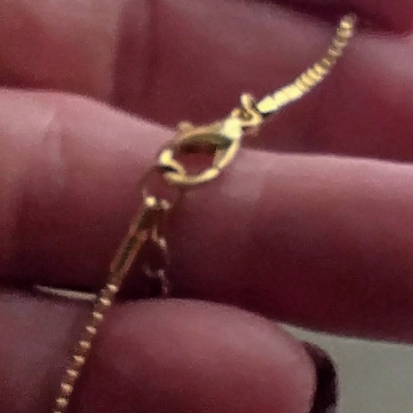 CHANEL Gold and White Necklace Elegant Jewelry - Picture 6 of 6